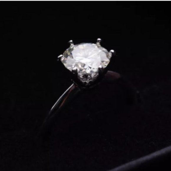 1 Ct Moissanite Natural White VVSI -- GORGEOUS 💋❤ Comes w GRA certificate ❤ - Picture 6 of 10